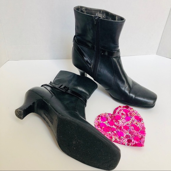 KENNETH COLE REACTION- ankle booties. - Picture 5 of 6